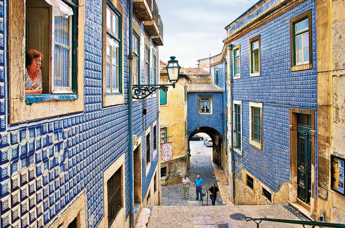 In Historic Neighbourhood, Walk Everywhere! Apartment Lissabon